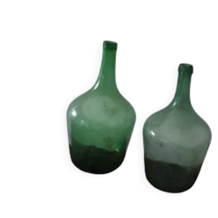 Paire de bouteilles à vin vintage vertes en verre – Hongrie / République tchèque, set de 2