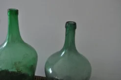 Paire de bouteilles à vin vintage vertes en verre – Hongrie / République tchèque, set de 2