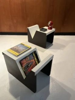 Paire de bouts de canapés / porte revues vers 1970