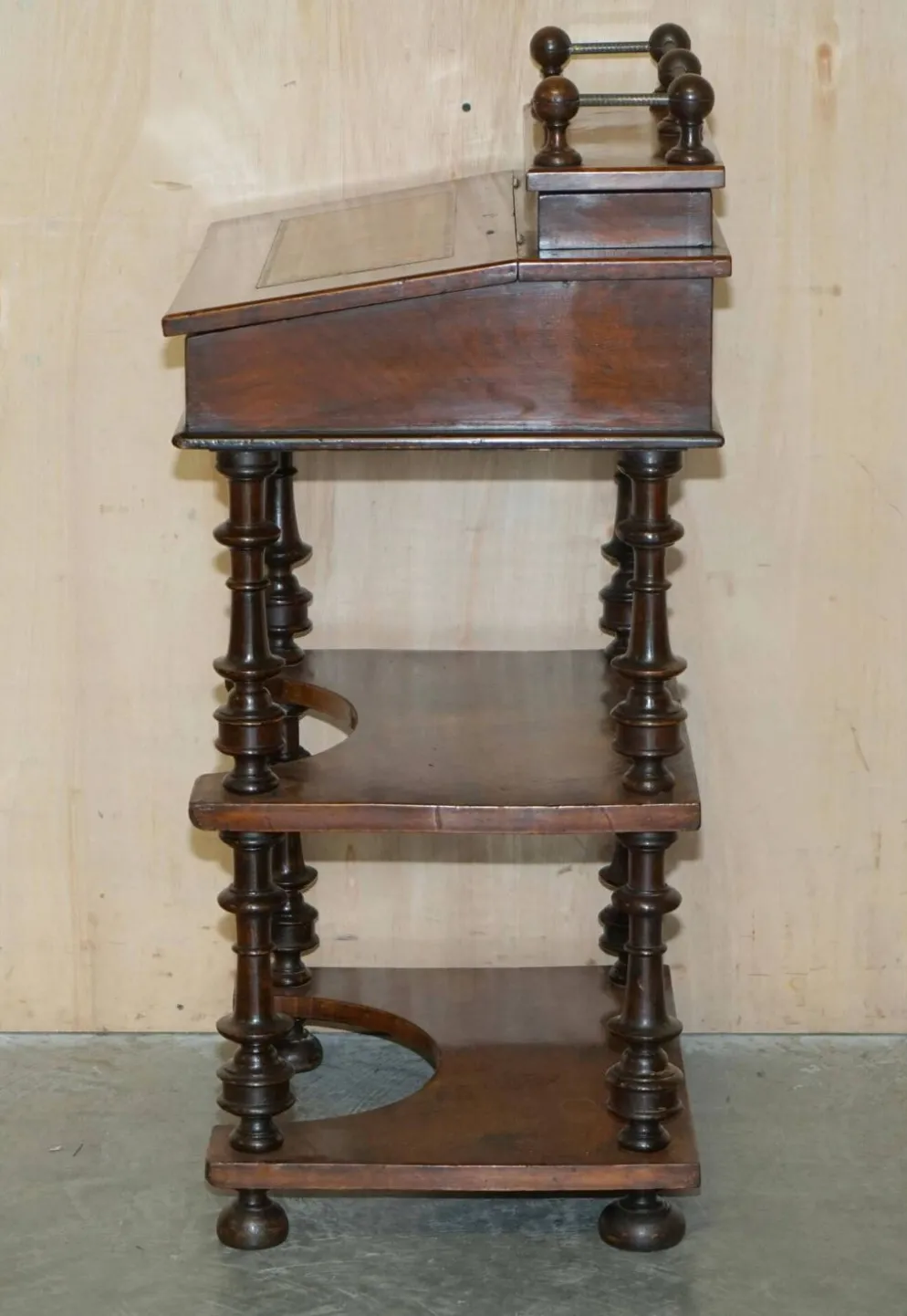 Paire de bureaux Davenport antiques entièrement restaurés