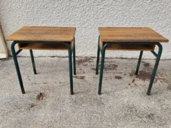 Paire de bureaux pupitres ecolier 1960 en metal et chêne