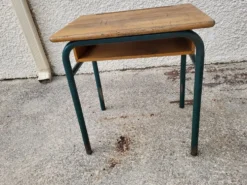 Paire de bureaux pupitres ecolier 1960 en metal et chêne