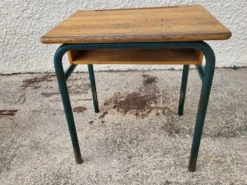 Paire de bureaux pupitres ecolier 1960 en metal et chêne
