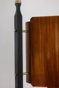 Paire de cabinets italiens en placage de teck. Années 1960.