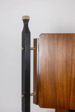 Paire de cabinets italiens en placage de teck. Années 1960.