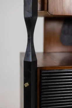Paire de cabinets italiens en placage de teck. Années 1960.