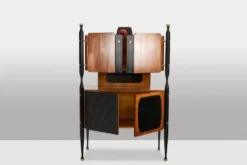 Paire de cabinets italiens en placage de teck. Années 1960.