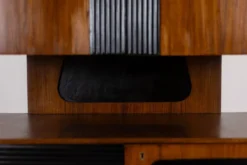 Paire de cabinets italiens en placage de teck. Années 1960.