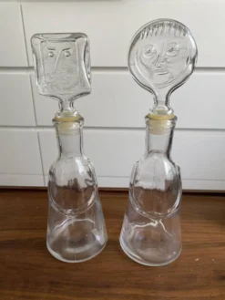 Paire de carafe d'Erik Hoglund pour Neiman marcus série "people" kosta boda
