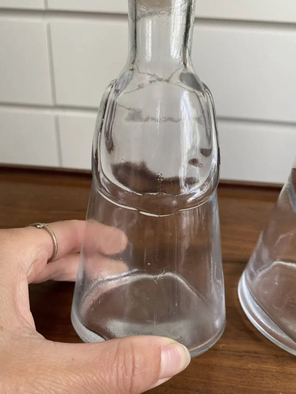 Paire de carafe d'Erik Hoglund pour Neiman marcus série "people" kosta boda