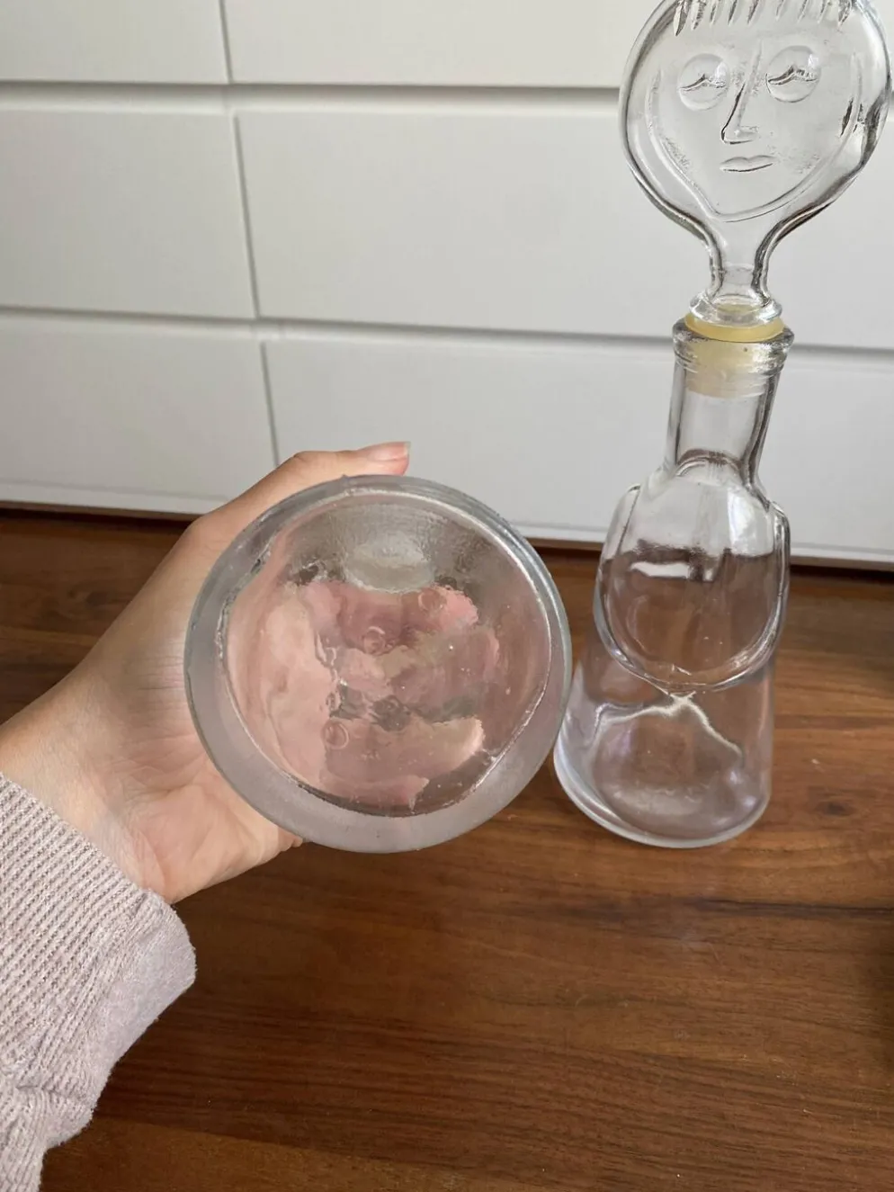 Paire de carafe d'Erik Hoglund pour Neiman marcus série "people" kosta boda