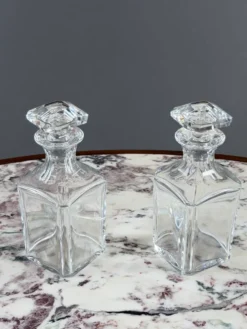 Paire de carafes en cristal de Baccarat, XXe Siècle