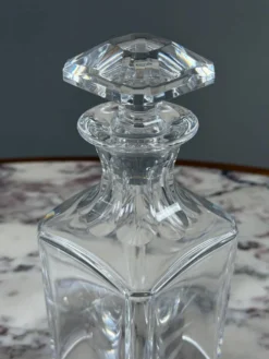 Paire de carafes en cristal de Baccarat, XXe Siècle