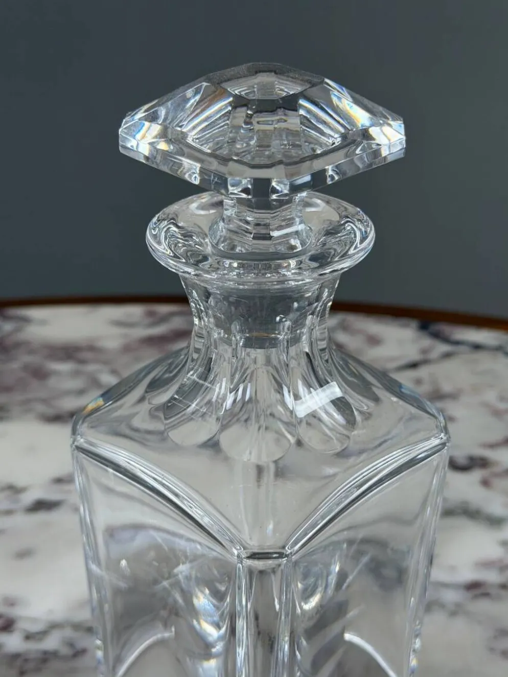 Paire de carafes en cristal de Baccarat, XXe Siècle