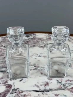 Paire de carafes en cristal de Baccarat, XXe Siècle