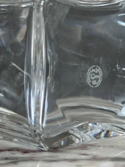 Paire de carafes en cristal de Baccarat, XXe Siècle