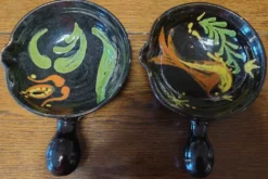 Paire de cassolettes en terre cuite vernissée Alsace