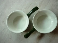 Paire de 2 cassollettes pilivite en porcelaine à feu
