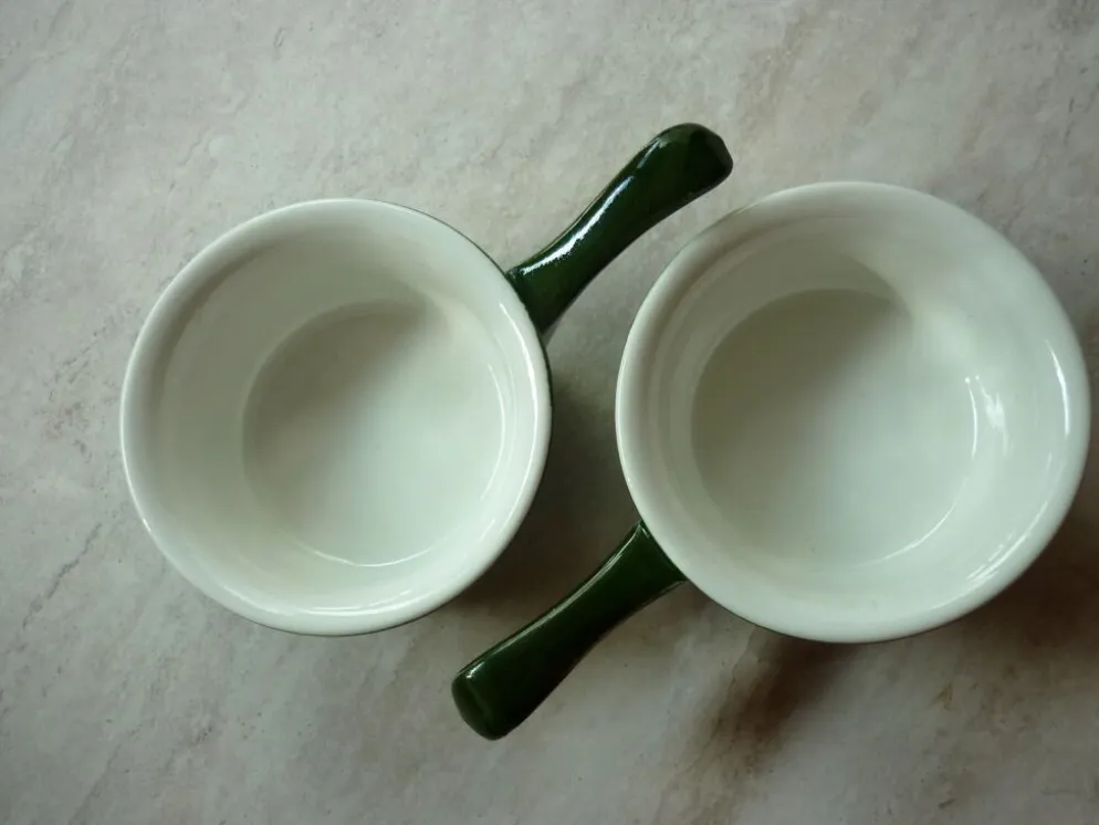 Paire de 2 cassollettes pilivite en porcelaine à feu