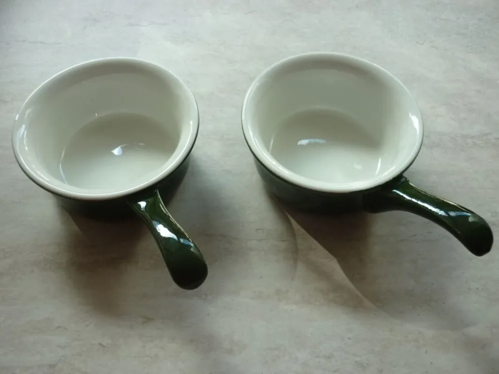 Paire de 2 cassollettes pilivite en porcelaine à feu