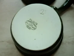 Paire de 2 cassollettes pilivite en porcelaine à feu