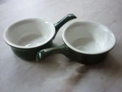 Paire de 2 cassollettes pilivite en porcelaine à feu