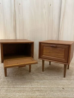 Paire de chevet en teck scandinave