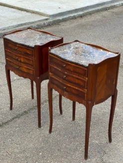 Paire de chevet Louis XV début 20ème marqueterie et marbre