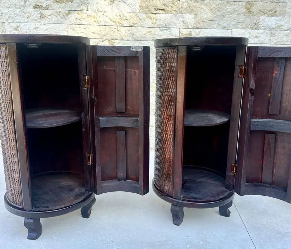 Paire de chevets Cylindriques ou chevets tambours en bois exotique.