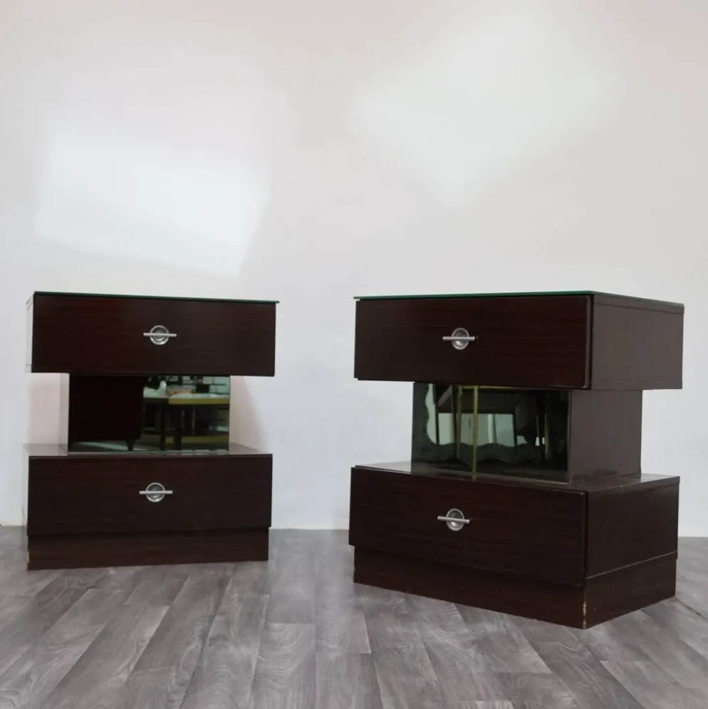 Paire de chevets en ébène design cubique années 80