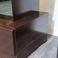 Paire de chevets en ébène design cubique années 80
