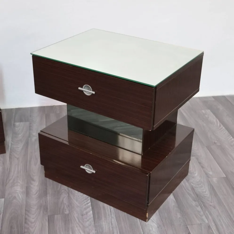 Paire de chevets en ébène design cubique années 80