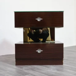 Paire de chevets en ébène design cubique années 80