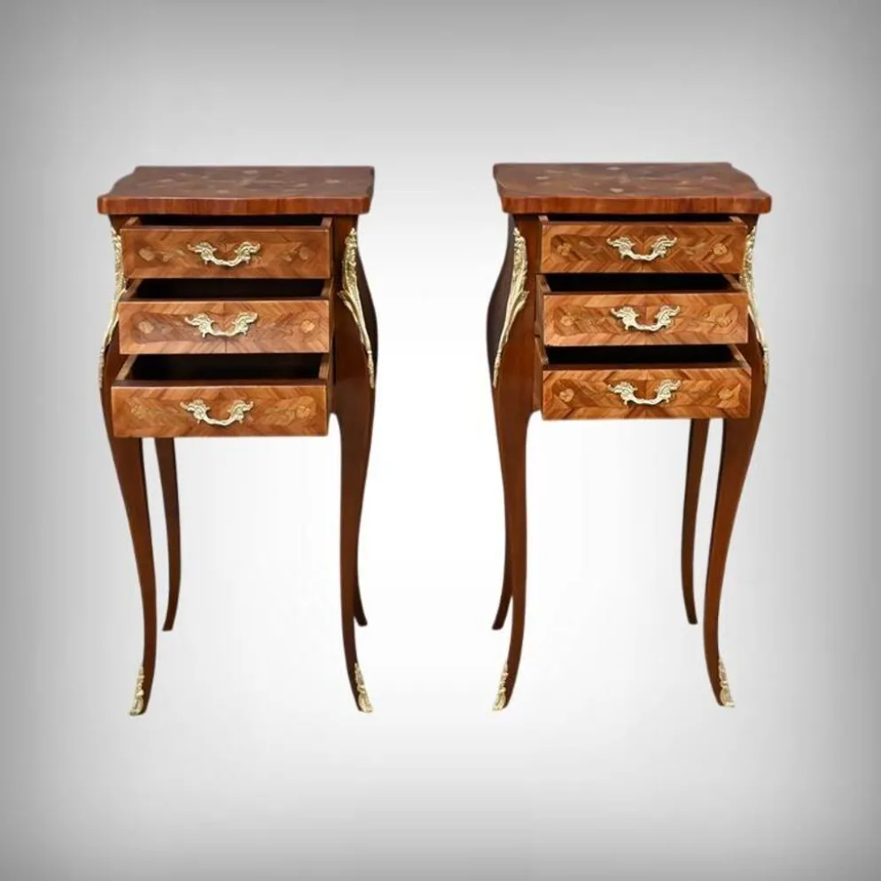 Paire de chevets en marqueterie, style Louis XV – Milieu XXe