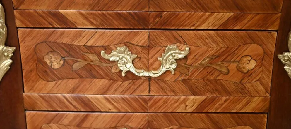 Paire de chevets en marqueterie, style Louis XV – Milieu XXe
