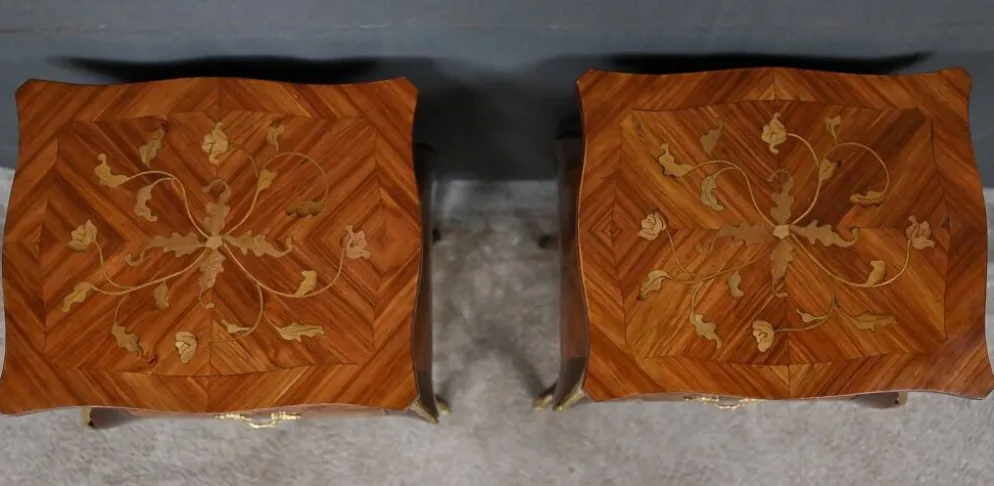 Paire de chevets en marqueterie, style Louis XV – Milieu XXe