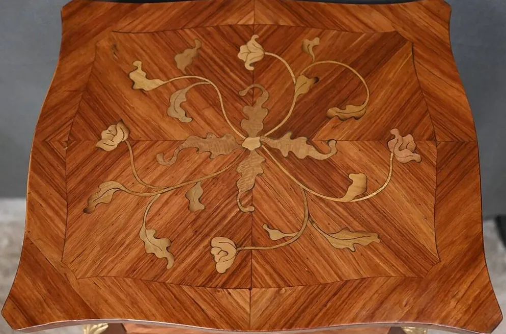 Paire de chevets en marqueterie, style Louis XV – Milieu XXe