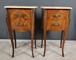 Paire de chevets en marqueterie de bois de rose, style Louis XV – 2ème partie XXe