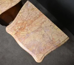 Paire de chevets en marqueterie de bois de rose, style Louis XV – 2ème partie XXe