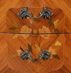 Paire de chevets en marqueterie de bois de rose, style Louis XV – 2ème partie XXe