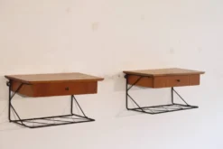 Paire de chevets flottants en teck 1960