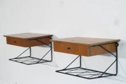 Paire de chevets flottants en teck 1960
