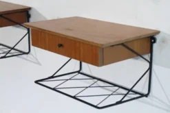 Paire de chevets flottants en teck 1960
