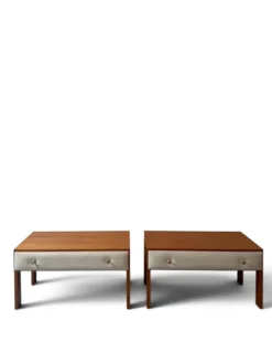 Paire de chevets modernistes en bois et cuir blanc, Roger Landault 1950