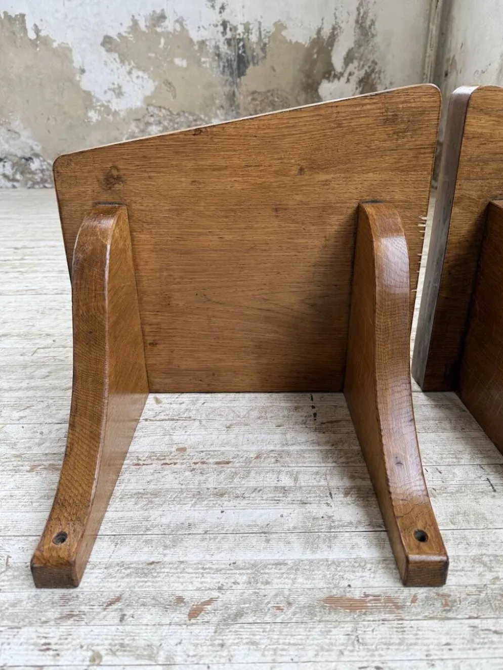 Paire de chevets muraux modernistes constructivistes