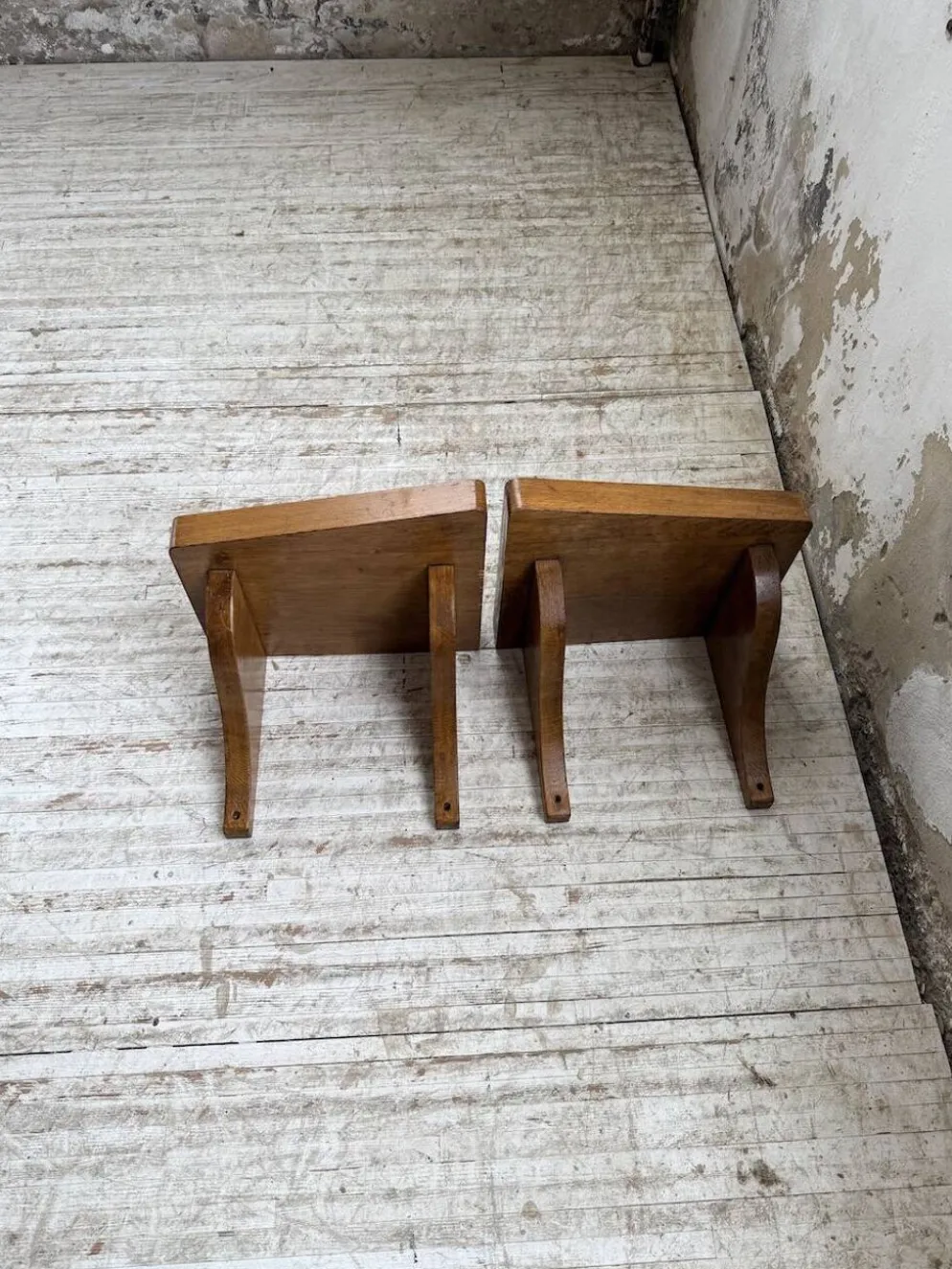 Paire de chevets muraux modernistes constructivistes