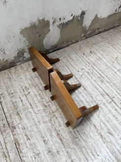 Paire de chevets muraux modernistes constructivistes