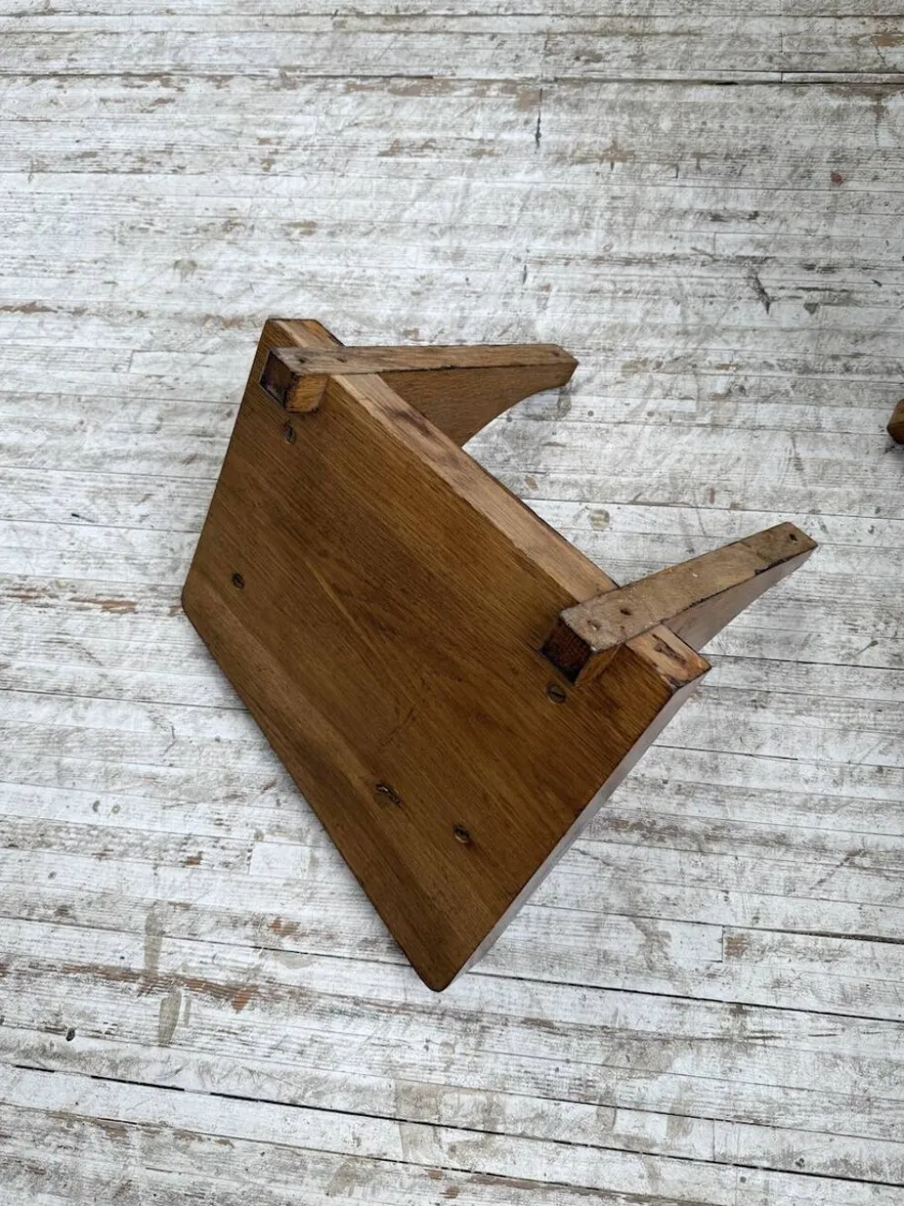 Paire de chevets muraux modernistes constructivistes