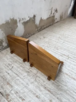 Paire de chevets muraux modernistes constructivistes