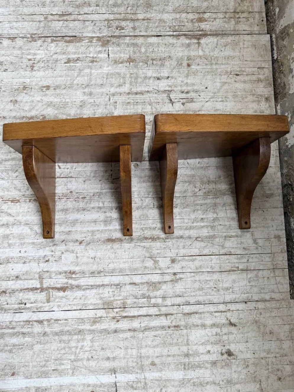 Paire de chevets muraux modernistes constructivistes